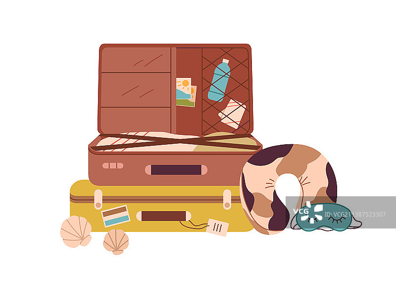 打开的行李箱和夏季物品图片素材