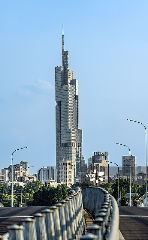 南京地标紫峰大厦图片素材