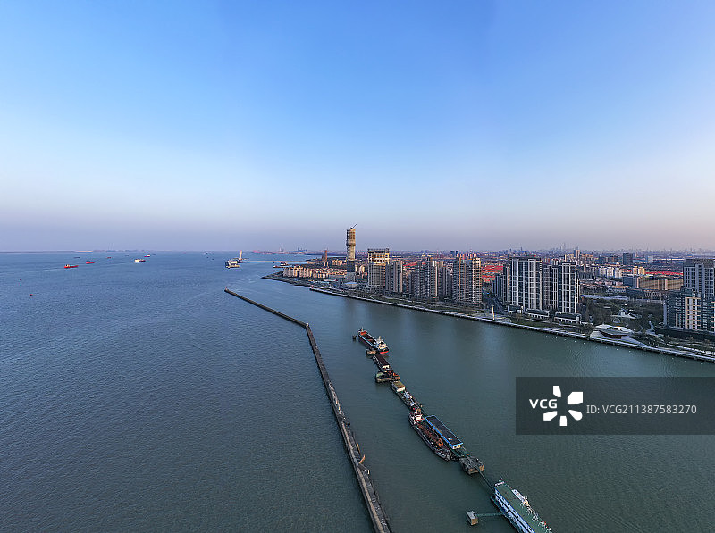 上海宝山长江口长滩风光图片素材