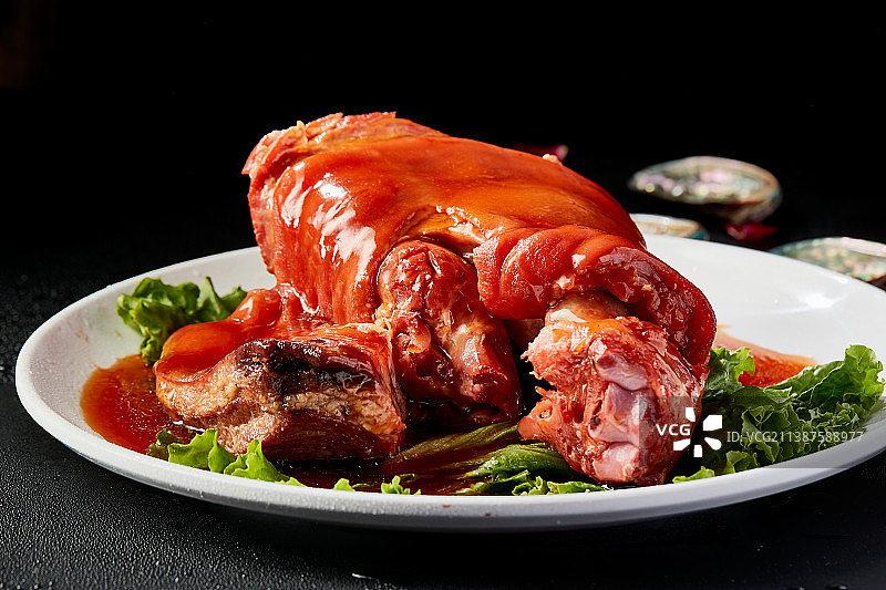 浇汁红焖肘子图片素材