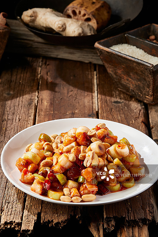 传统菜肴川香宫保鸡丁图片素材