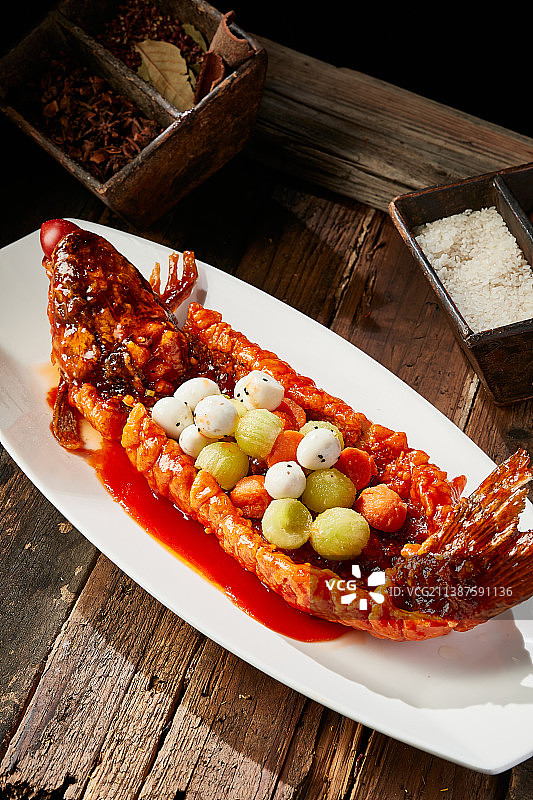 乘风破浪船型糖醋大鲤鱼图片素材