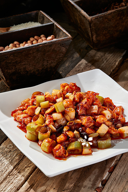 传统菜肴川香宫保鸡丁图片素材