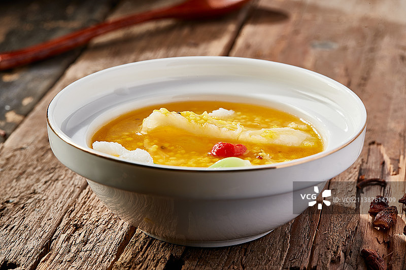 薏米枸杞炖花胶图片素材