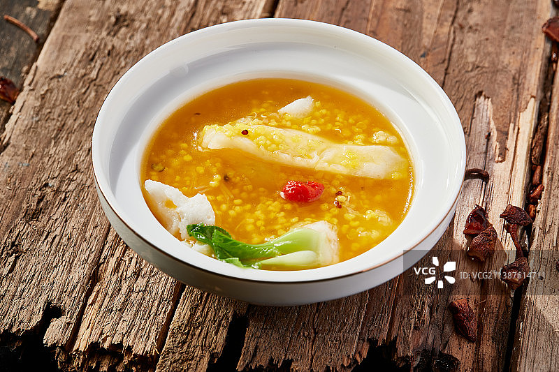 薏米枸杞炖花胶图片素材