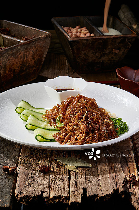 蘸汁卤味毛肚丝图片素材