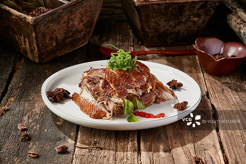 美味凉菜切块熏鸡图片素材