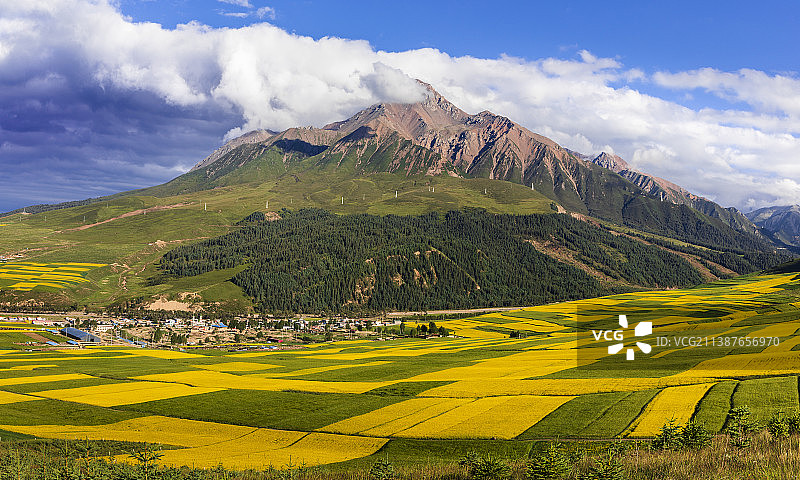 祁连牛心山图片素材