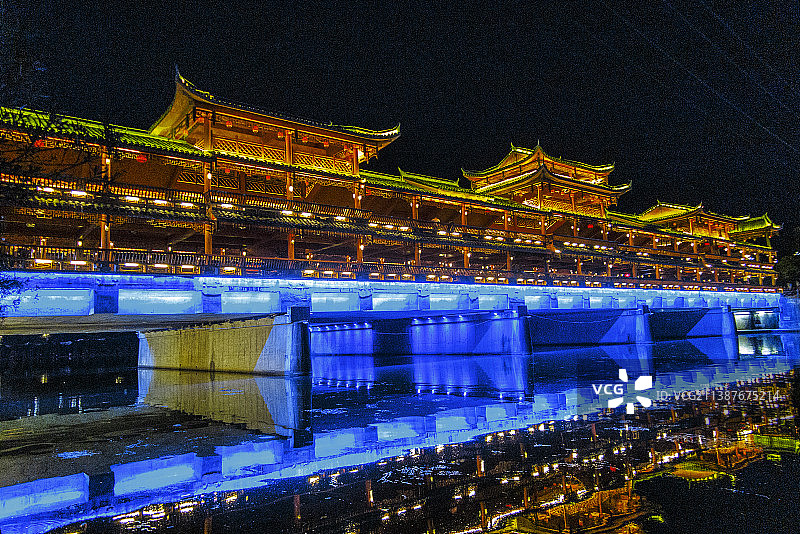 桥城都匀的网红桥西山大桥夜景--中国贵州都匀市西山大桥夜景图片素材