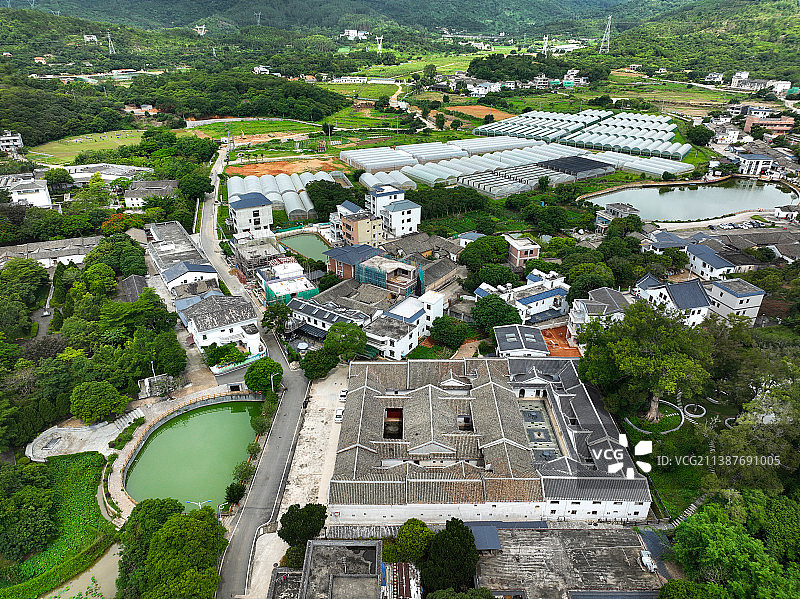 广东省惠州市惠阳区秋长周田村会水楼航拍图片素材