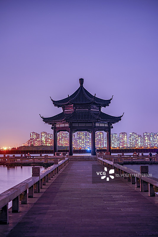 湖心亭～苏州金鸡湖李公堤图片素材