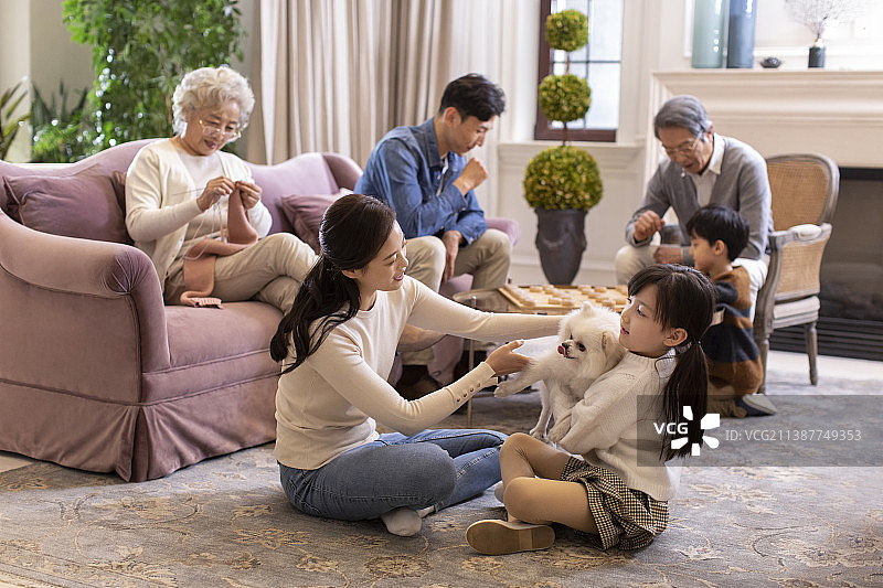 快乐家庭聚会图片素材