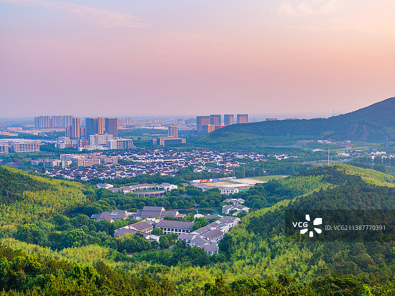山顶高视角城市乡村振兴自然风景全景图图片素材