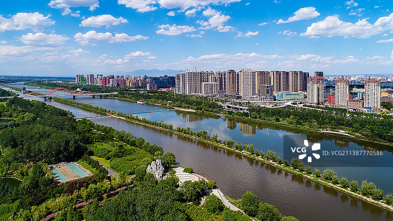 汾河边的临汾城图片素材