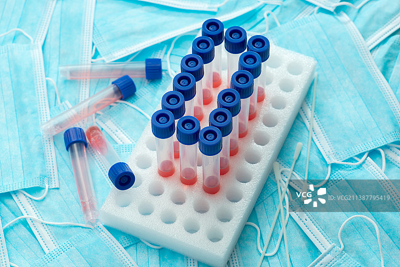 口罩与核酸试剂管图片素材