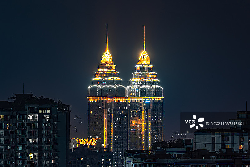 涪陵泽胜双子塔夜景图片素材