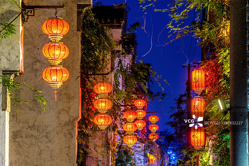 中国江苏南京老门东历史文化街区夜景图片素材