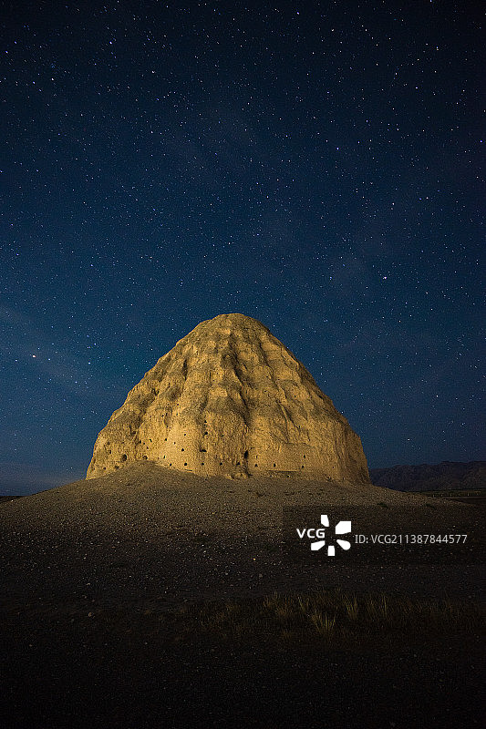 宁夏自治区银川市西夏王陵星空夜景图片素材