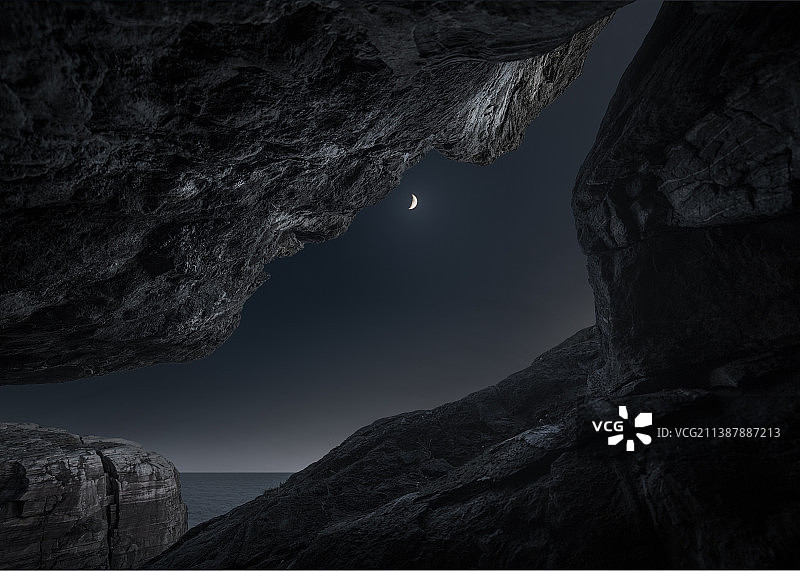 挪威洞穴岩层仰视图片素材