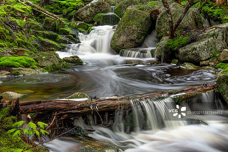 加拿大的圣玛格丽特湾源头森林瀑布风景图片素材