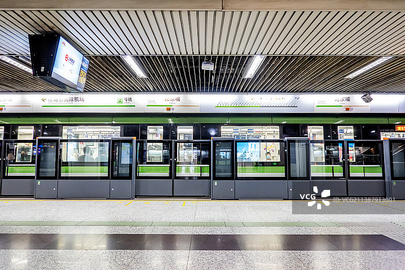 上海陆家嘴地铁站图片素材