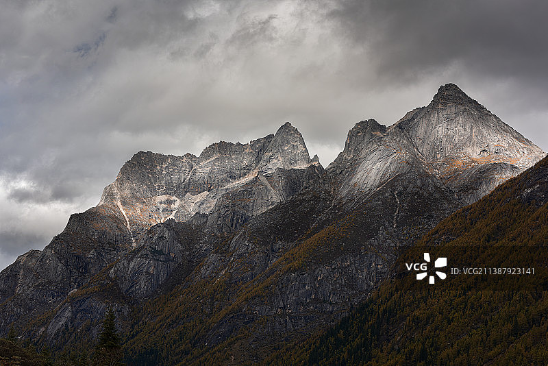 四姑娘山的山峰图片素材