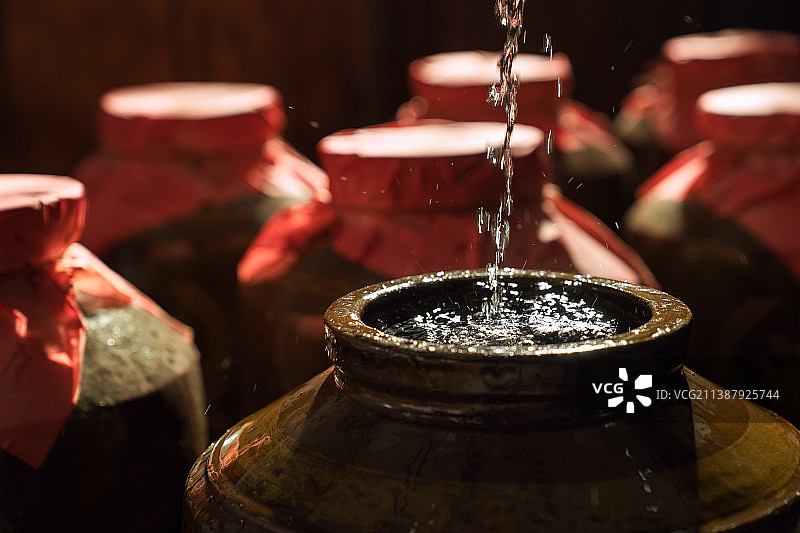 白酒酒坛图片素材