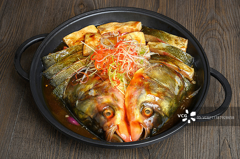 中餐美食-酱焖鱼头图片素材