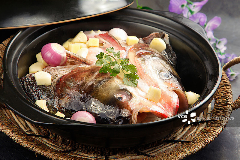 中餐美食-酱焖鱼头图片素材