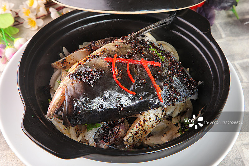 中餐美食-酱焖鱼头图片素材