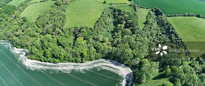 美丽的英格兰全景航拍：英国哈灵顿图片素材