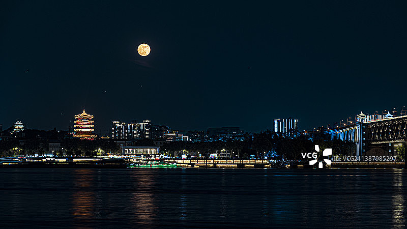 月下黄鹤楼图片素材