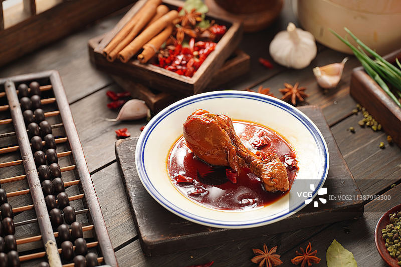 食材与面条的碰撞图片素材