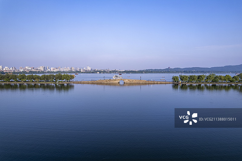 杭州西湖白堤锦带桥航拍图片素材