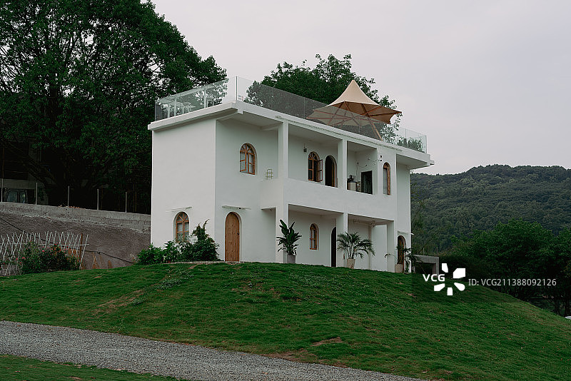 户外建筑草地图片素材