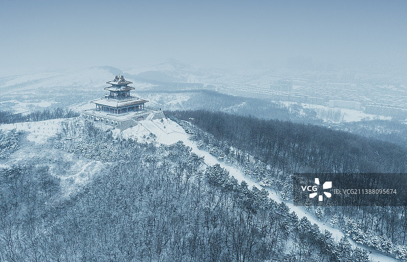 风雪龙鼎山图片素材