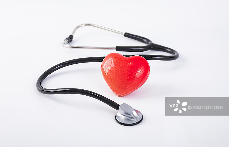 红色爱心和听诊器摄影图图片素材