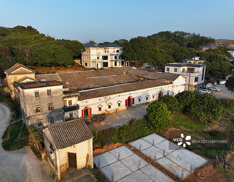 广东省惠州市惠阳区秋长周田村崇庆楼客家围屋航拍图片素材