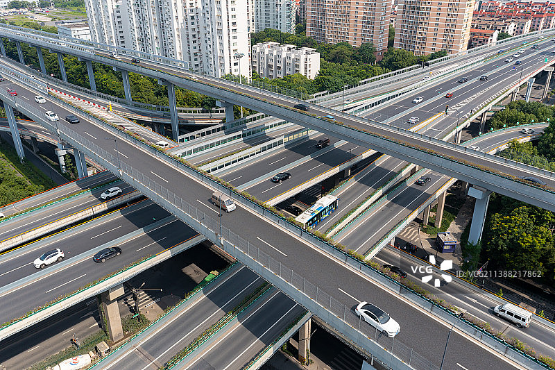城市高架立交桥车流图片素材