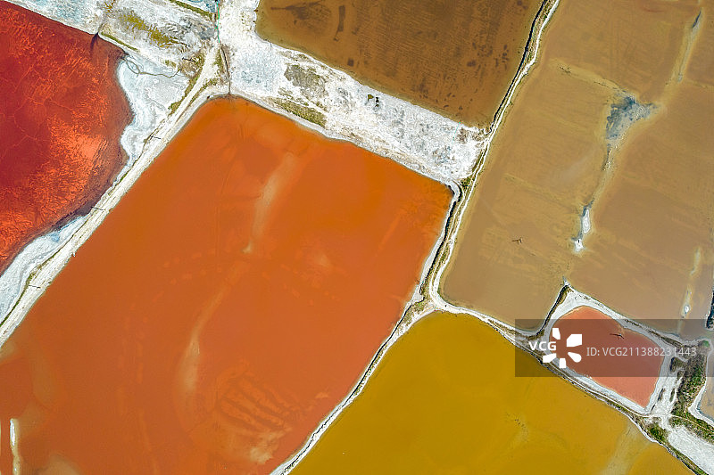 亚洲中国山西运城七彩盐湖图片素材