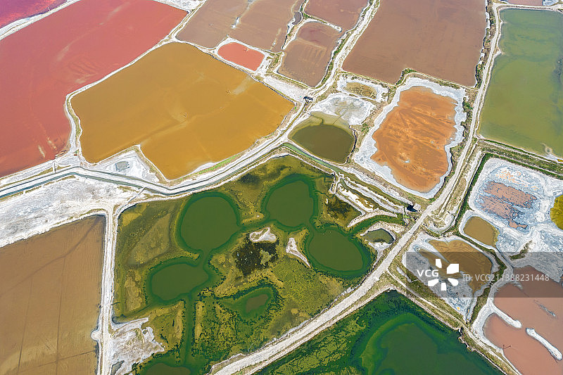 亚洲中国山西运城七彩盐湖图片素材
