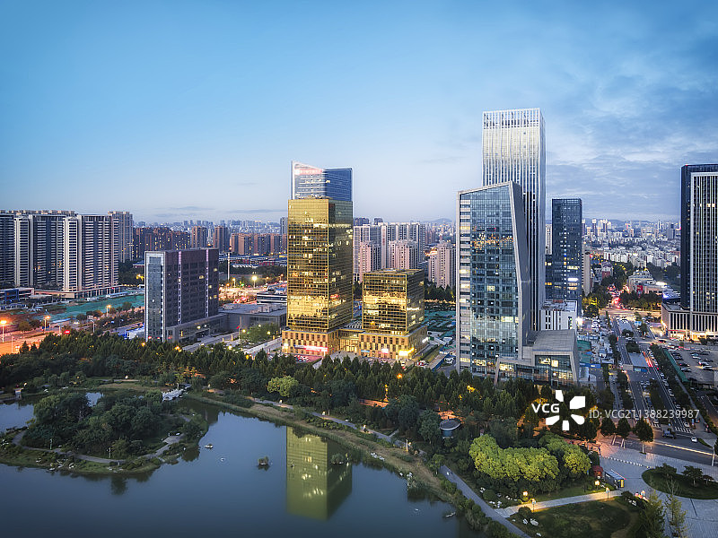 航拍山东淄博城市景观夜景图片素材