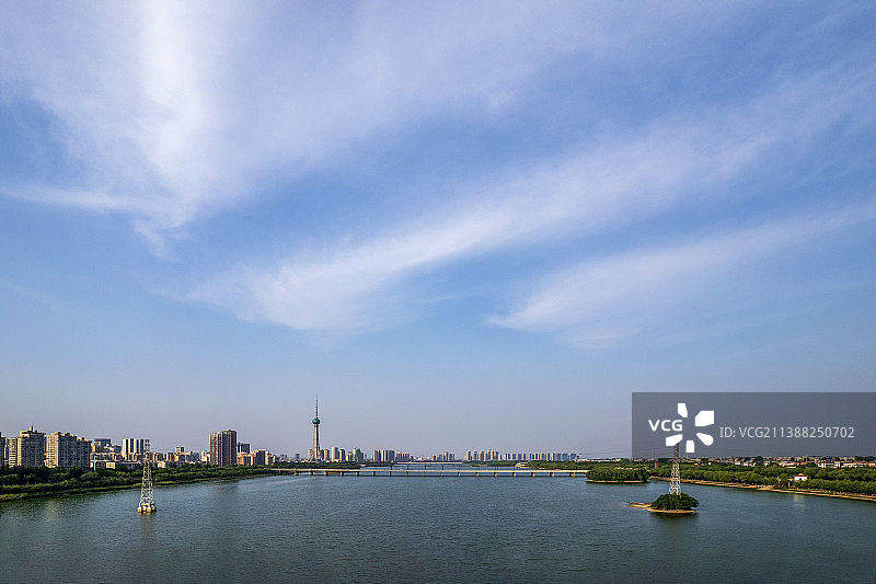 河南洛阳城市建设景观道路桥梁河道蓝天白云图片素材