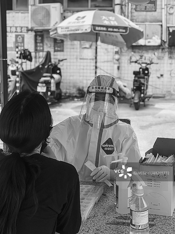 正在核酸采样图片素材