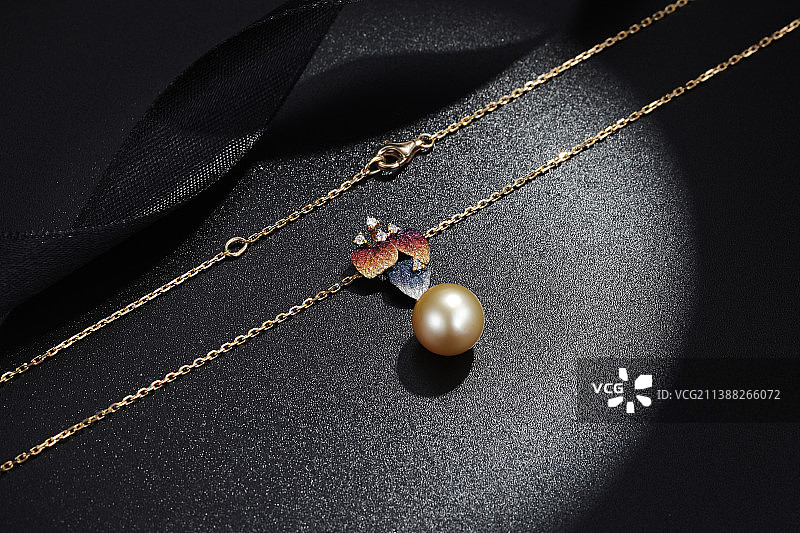 珠宝吊坠项链图片素材