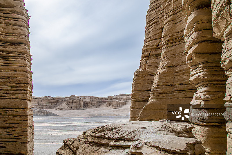 世界魔鬼城大海道俄博梁雅丹风蚀地貌风光图片素材