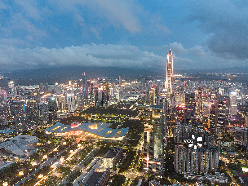深圳福田CBD和莲花山公园繁华夜景图片素材