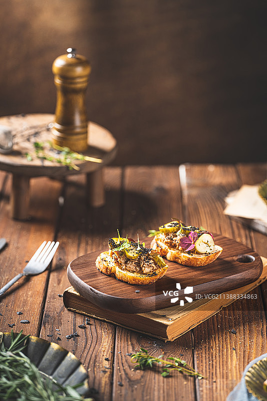 美式餐厅 欧式复古 美式乡村 西餐 迷迭香 牛排 塔塔 西式小吃图片素材