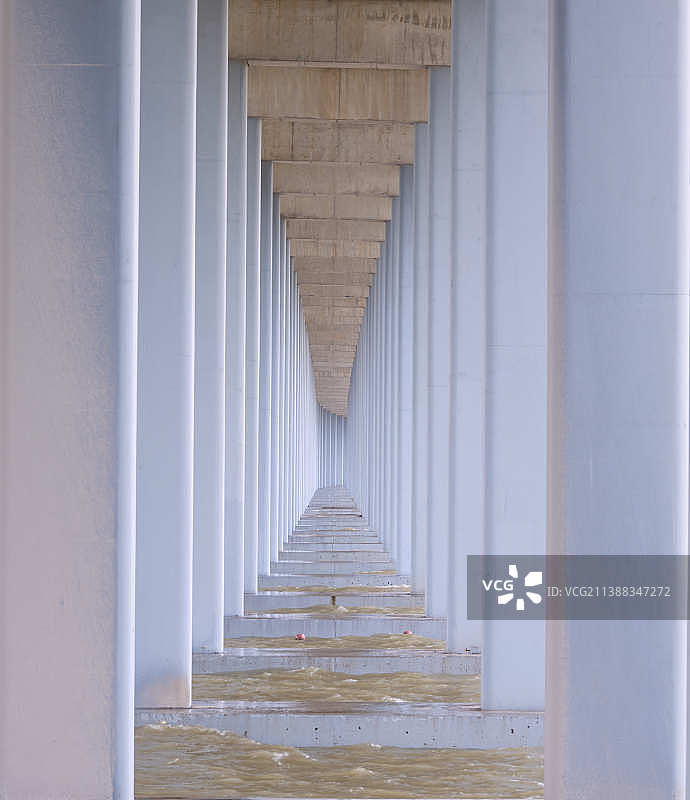 海上隧道图片素材