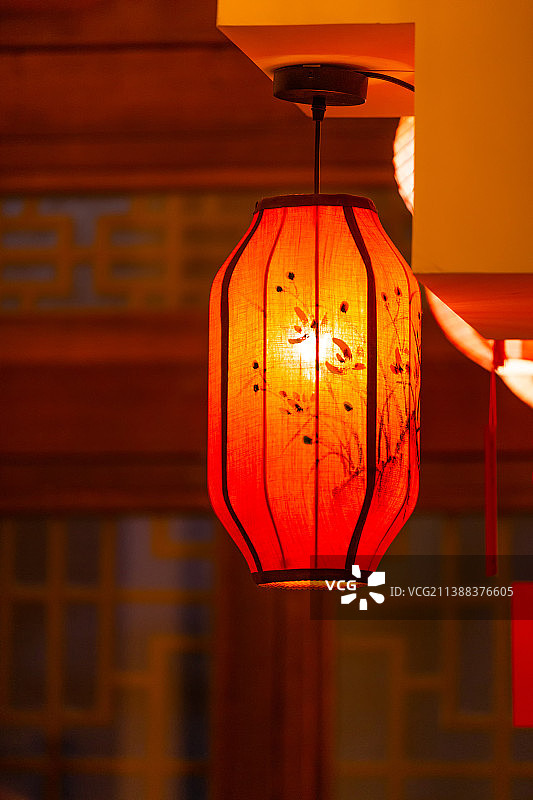 中国春节、元宵节夜晚的美丽灯笼图片素材